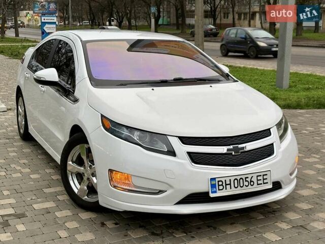 Белый Шевроле Вольт, объемом двигателя 1.4 л и пробегом 85 тыс. км за 9999 $, фото 4 на Automoto.ua