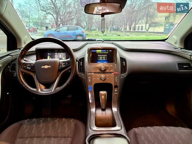Белый Шевроле Вольт, объемом двигателя 1.4 л и пробегом 85 тыс. км за 9999 $, фото 71 на Automoto.ua