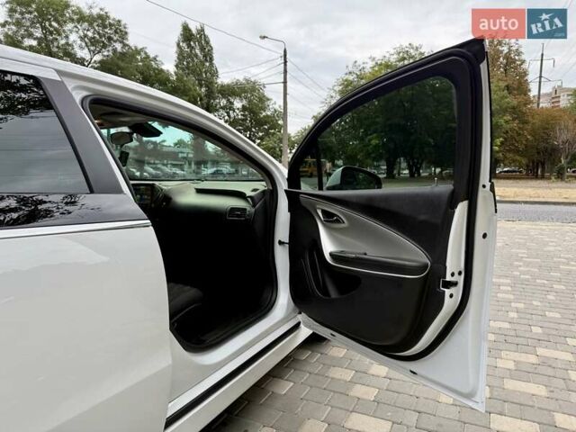 Белый Шевроле Вольт, объемом двигателя 1.4 л и пробегом 85 тыс. км за 9999 $, фото 33 на Automoto.ua