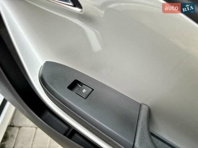 Белый Шевроле Вольт, объемом двигателя 1.4 л и пробегом 85 тыс. км за 9999 $, фото 46 на Automoto.ua