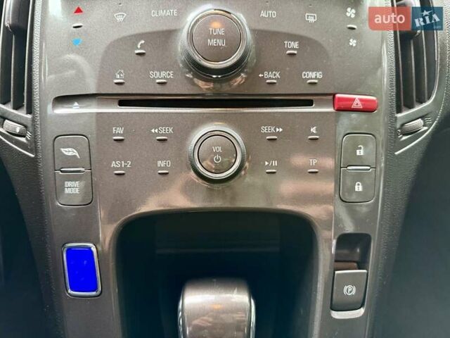 Белый Шевроле Вольт, объемом двигателя 1.4 л и пробегом 85 тыс. км за 9999 $, фото 61 на Automoto.ua