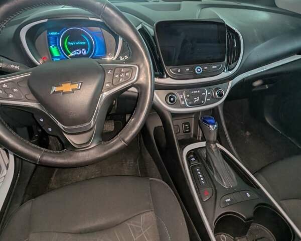 Белый Шевроле Вольт, объемом двигателя 0 л и пробегом 137 тыс. км за 13500 $, фото 7 на Automoto.ua