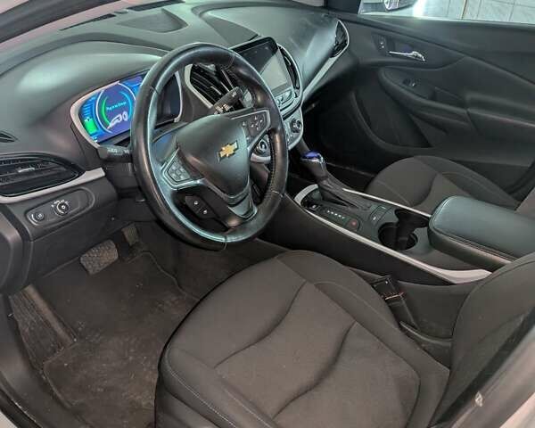 Белый Шевроле Вольт, объемом двигателя 0 л и пробегом 137 тыс. км за 13500 $, фото 5 на Automoto.ua