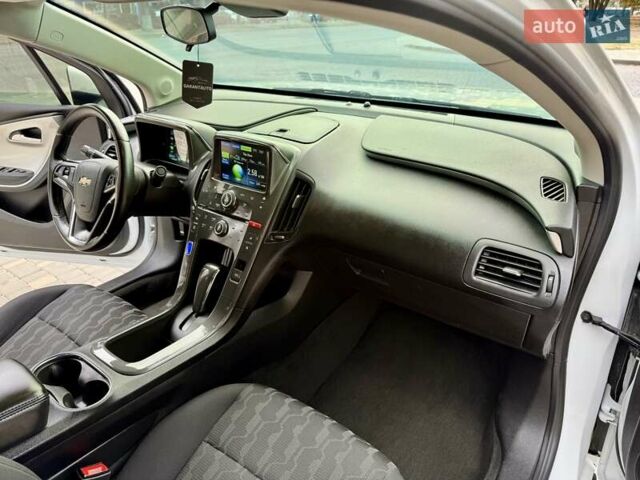 Белый Шевроле Вольт, объемом двигателя 1.4 л и пробегом 85 тыс. км за 9999 $, фото 35 на Automoto.ua