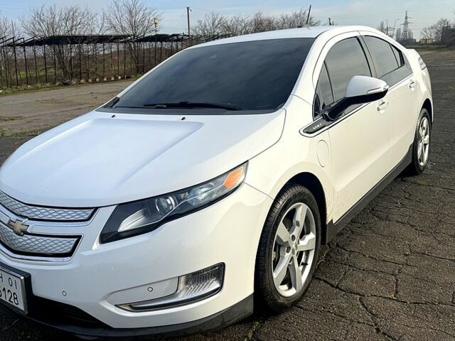 Белый Шевроле Вольт, объемом двигателя 1.4 л и пробегом 105 тыс. км за 12000 $, фото 2 на Automoto.ua
