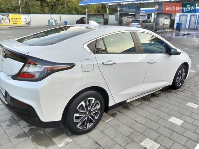 Белый Шевроле Вольт, объемом двигателя 1.5 л и пробегом 160 тыс. км за 14000 $, фото 3 на Automoto.ua