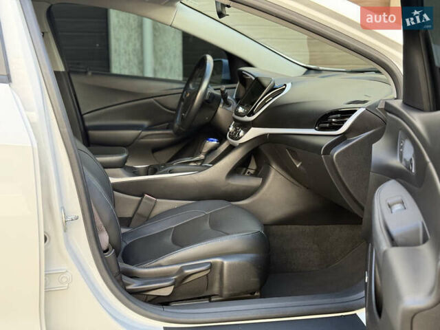 Белый Шевроле Вольт, объемом двигателя 1.49 л и пробегом 119 тыс. км за 13000 $, фото 9 на Automoto.ua