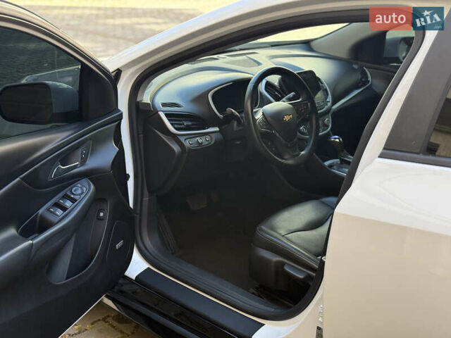 Белый Шевроле Вольт, объемом двигателя 1.49 л и пробегом 119 тыс. км за 13000 $, фото 6 на Automoto.ua