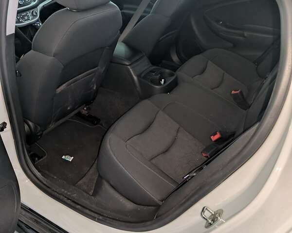 Белый Шевроле Вольт, объемом двигателя 0 л и пробегом 137 тыс. км за 13500 $, фото 11 на Automoto.ua