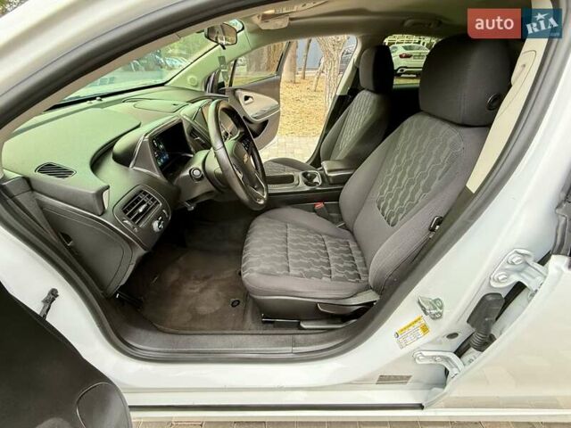 Белый Шевроле Вольт, объемом двигателя 1.4 л и пробегом 85 тыс. км за 9999 $, фото 47 на Automoto.ua