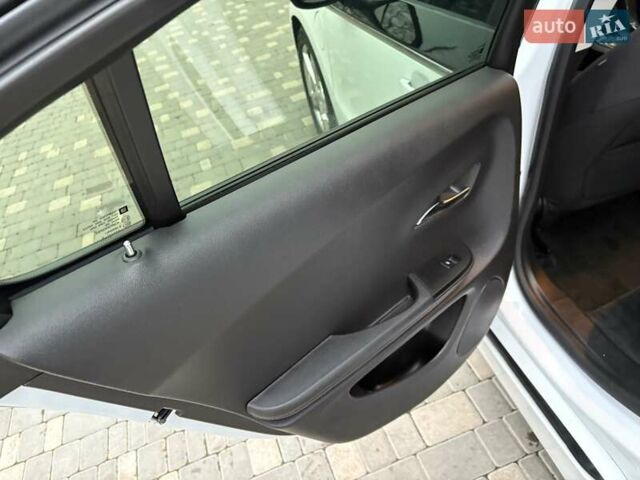 Белый Шевроле Вольт, объемом двигателя 1.4 л и пробегом 85 тыс. км за 9999 $, фото 65 на Automoto.ua