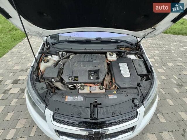 Белый Шевроле Вольт, объемом двигателя 1.4 л и пробегом 85 тыс. км за 9999 $, фото 66 на Automoto.ua