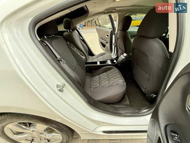 Белый Шевроле Вольт, объемом двигателя 1.4 л и пробегом 85 тыс. км за 9999 $, фото 54 на Automoto.ua