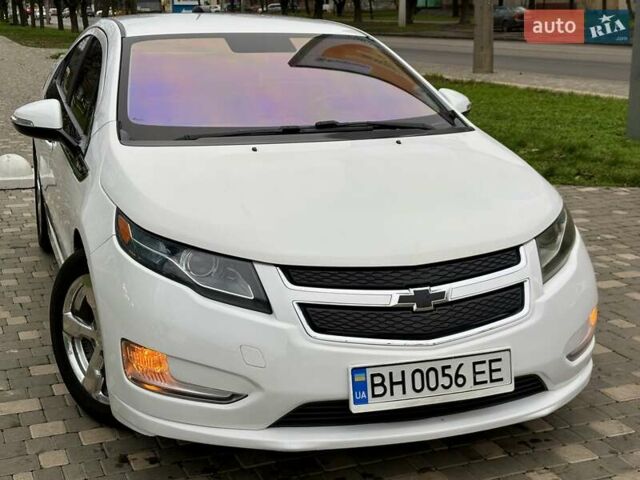 Белый Шевроле Вольт, объемом двигателя 1.4 л и пробегом 85 тыс. км за 9999 $, фото 5 на Automoto.ua