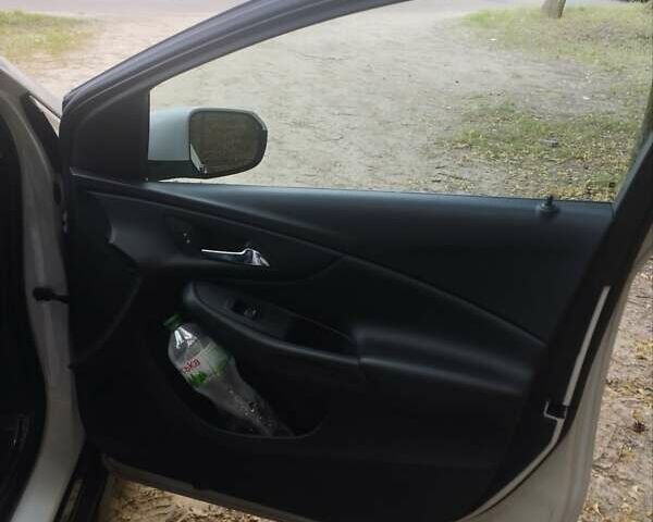 Белый Шевроле Вольт, объемом двигателя 1.5 л и пробегом 160 тыс. км за 14000 $, фото 11 на Automoto.ua