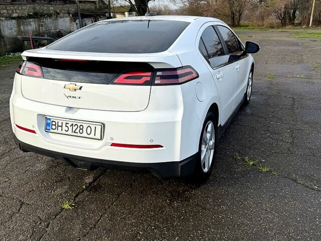 Белый Шевроле Вольт, объемом двигателя 1.4 л и пробегом 105 тыс. км за 12000 $, фото 5 на Automoto.ua