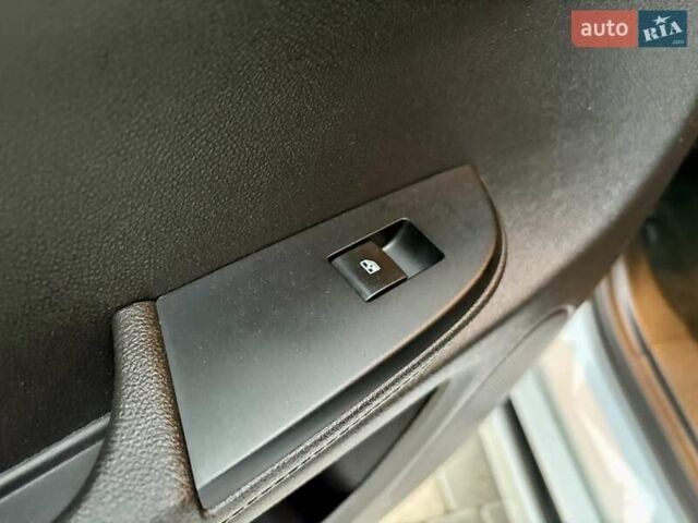 Белый Шевроле Вольт, объемом двигателя 1.4 л и пробегом 85 тыс. км за 9999 $, фото 51 на Automoto.ua