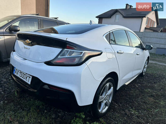 Белый Шевроле Вольт, объемом двигателя 1.49 л и пробегом 154 тыс. км за 15300 $, фото 4 на Automoto.ua