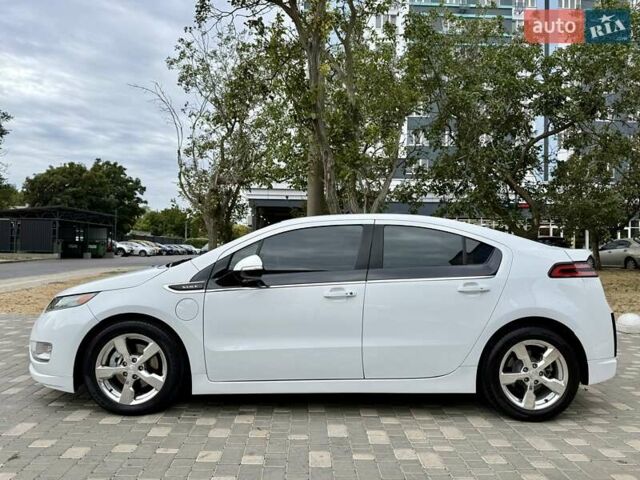 Белый Шевроле Вольт, объемом двигателя 1.4 л и пробегом 85 тыс. км за 9999 $, фото 2 на Automoto.ua
