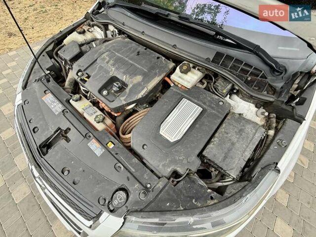 Белый Шевроле Вольт, объемом двигателя 1.4 л и пробегом 85 тыс. км за 9999 $, фото 70 на Automoto.ua