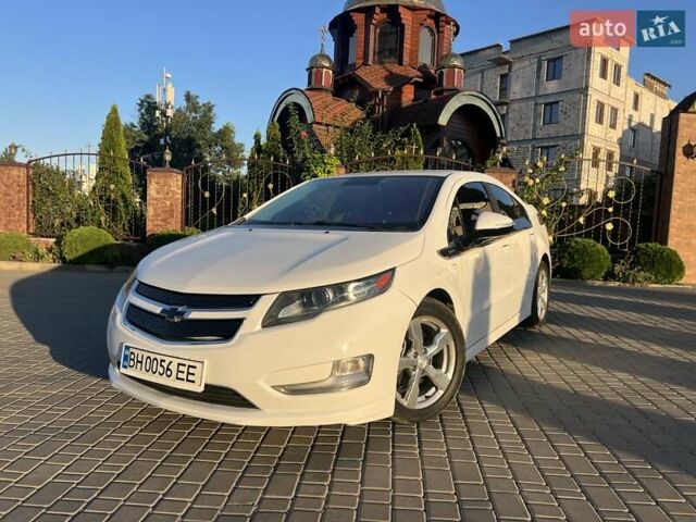 Белый Шевроле Вольт, объемом двигателя 1.4 л и пробегом 85 тыс. км за 9700 $, фото 2 на Automoto.ua