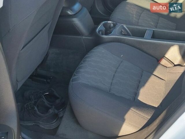 Белый Шевроле Вольт, объемом двигателя 1.4 л и пробегом 207 тыс. км за 9500 $, фото 8 на Automoto.ua