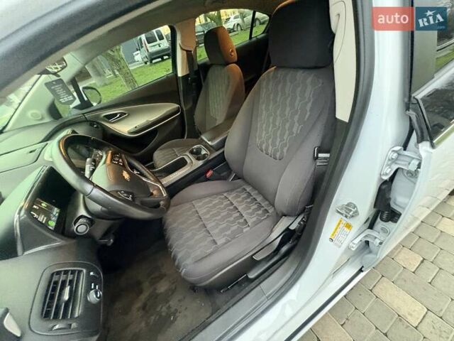 Белый Шевроле Вольт, объемом двигателя 1.4 л и пробегом 85 тыс. км за 9999 $, фото 37 на Automoto.ua