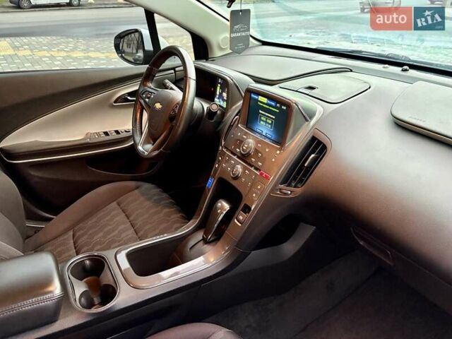 Белый Шевроле Вольт, объемом двигателя 1.4 л и пробегом 85 тыс. км за 9999 $, фото 50 на Automoto.ua