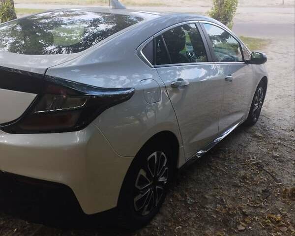 Белый Шевроле Вольт, объемом двигателя 1.5 л и пробегом 160 тыс. км за 14000 $, фото 19 на Automoto.ua