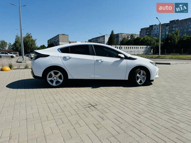 Белый Шевроле Вольт, объемом двигателя 1.49 л и пробегом 106 тыс. км за 15700 $, фото 1 на Automoto.ua