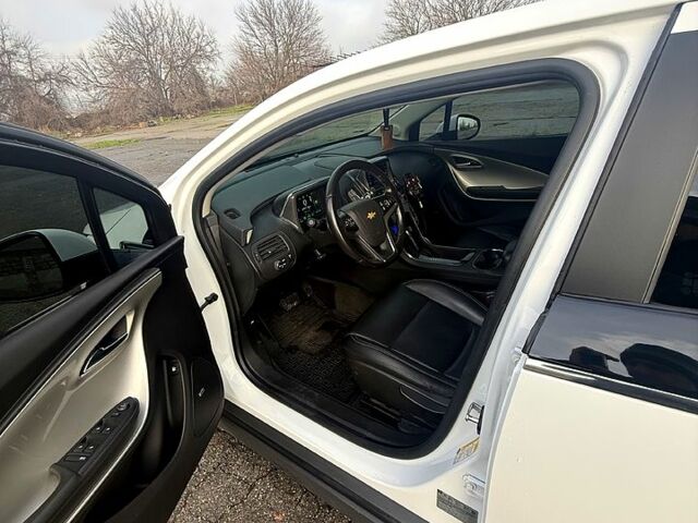 Белый Шевроле Вольт, объемом двигателя 1.4 л и пробегом 105 тыс. км за 12000 $, фото 11 на Automoto.ua