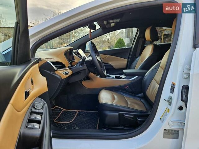 Білий Шевроле Вольт, об'ємом двигуна 1.5 л та пробігом 108 тис. км за 15500 $, фото 40 на Automoto.ua