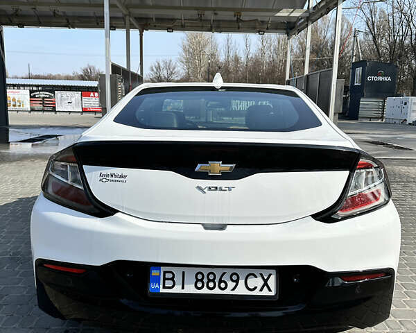 Белый Шевроле Вольт, объемом двигателя 1.49 л и пробегом 117 тыс. км за 15300 $, фото 4 на Automoto.ua