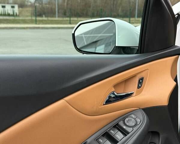 Белый Шевроле Вольт, объемом двигателя 1.49 л и пробегом 108 тыс. км за 14500 $, фото 22 на Automoto.ua