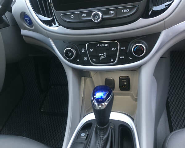 Белый Шевроле Вольт, объемом двигателя 1.49 л и пробегом 145 тыс. км за 14800 $, фото 12 на Automoto.ua