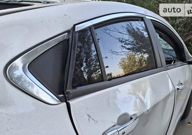 Белый Шевроле Вольт, объемом двигателя 1.49 л и пробегом 95 тыс. км за 8000 $, фото 9 на Automoto.ua