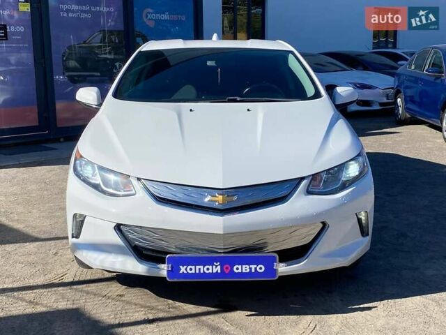 Белый Шевроле Вольт, объемом двигателя 1.49 л и пробегом 158 тыс. км за 12500 $, фото 1 на Automoto.ua