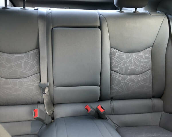 Белый Шевроле Вольт, объемом двигателя 1.49 л и пробегом 145 тыс. км за 14800 $, фото 11 на Automoto.ua