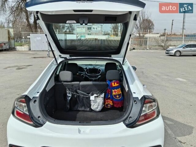 Белый Шевроле Вольт, объемом двигателя 1.5 л и пробегом 124 тыс. км за 13900 $, фото 14 на Automoto.ua