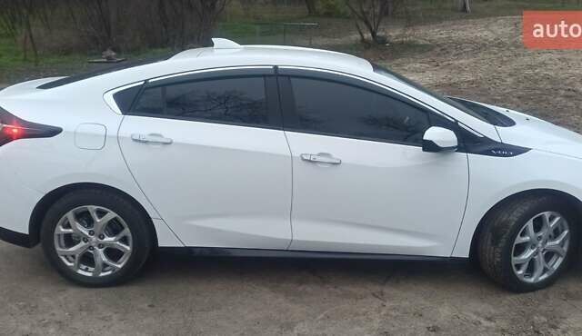 Білий Шевроле Вольт, об'ємом двигуна 1.49 л та пробігом 128 тис. км за 15000 $, фото 4 на Automoto.ua