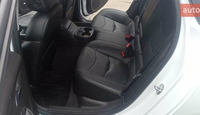 Білий Шевроле Вольт, об'ємом двигуна 1.49 л та пробігом 128 тис. км за 15000 $, фото 15 на Automoto.ua