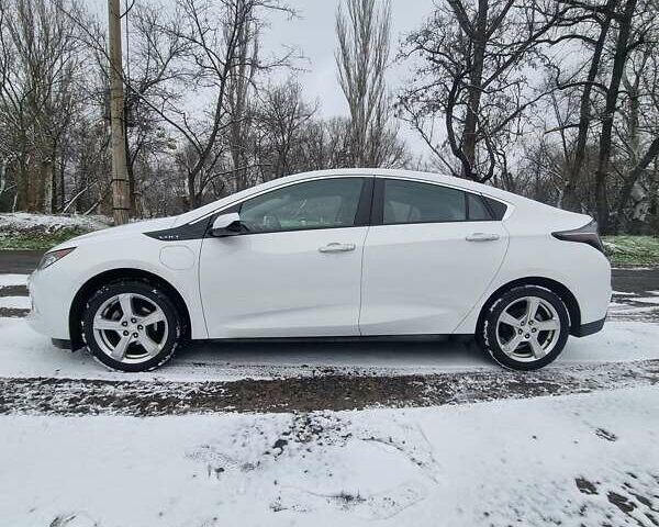 Белый Шевроле Вольт, объемом двигателя 1.5 л и пробегом 154 тыс. км за 14900 $, фото 1 на Automoto.ua