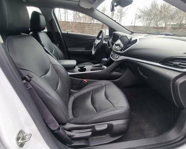 Белый Шевроле Вольт, объемом двигателя 1.5 л и пробегом 154 тыс. км за 14900 $, фото 19 на Automoto.ua