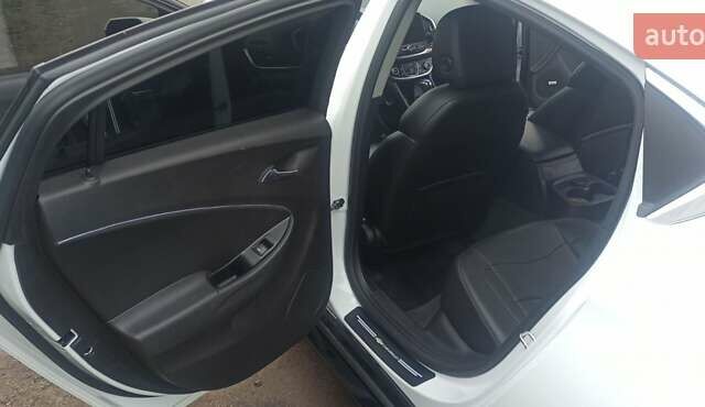 Білий Шевроле Вольт, об'ємом двигуна 1.49 л та пробігом 128 тис. км за 15000 $, фото 14 на Automoto.ua