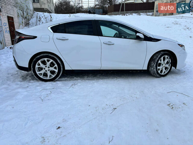 Белый Шевроле Вольт, объемом двигателя 1.49 л и пробегом 139 тыс. км за 14700 $, фото 1 на Automoto.ua