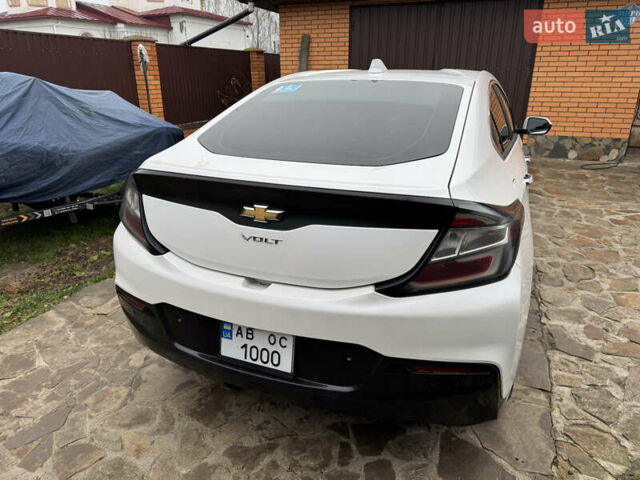 Белый Шевроле Вольт, объемом двигателя 1.5 л и пробегом 88 тыс. км за 18130 $, фото 4 на Automoto.ua