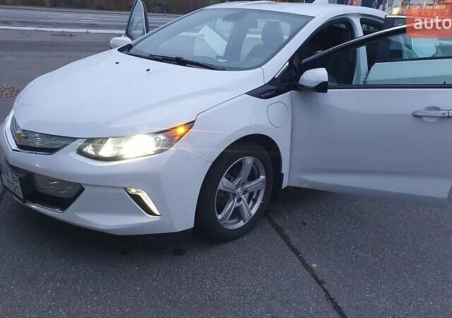 Белый Шевроле Вольт, объемом двигателя 1.5 л и пробегом 93 тыс. км за 15300 $, фото 6 на Automoto.ua