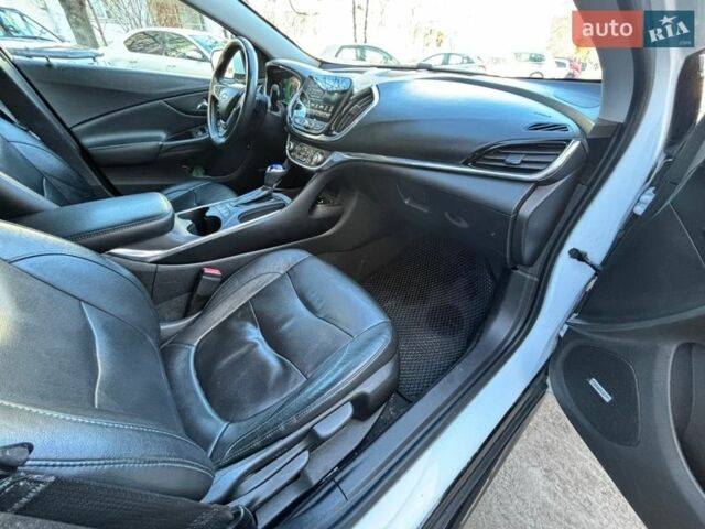 Белый Шевроле Вольт, объемом двигателя 1.49 л и пробегом 142 тыс. км за 14200 $, фото 7 на Automoto.ua