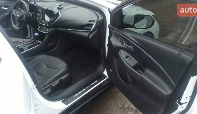 Білий Шевроле Вольт, об'ємом двигуна 1.49 л та пробігом 128 тис. км за 15000 $, фото 17 на Automoto.ua