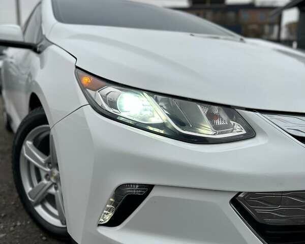 Білий Шевроле Вольт, об'ємом двигуна 1.49 л та пробігом 95 тис. км за 18400 $, фото 2 на Automoto.ua